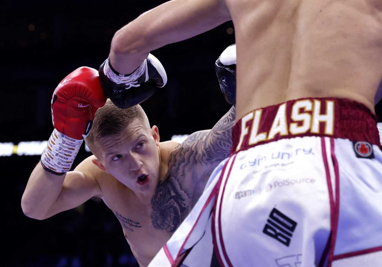 Campbell Hatton scores a sensational first round TKO on Joshua card against Franklin card. He does it with a brutal body shot just like his dad Ricky