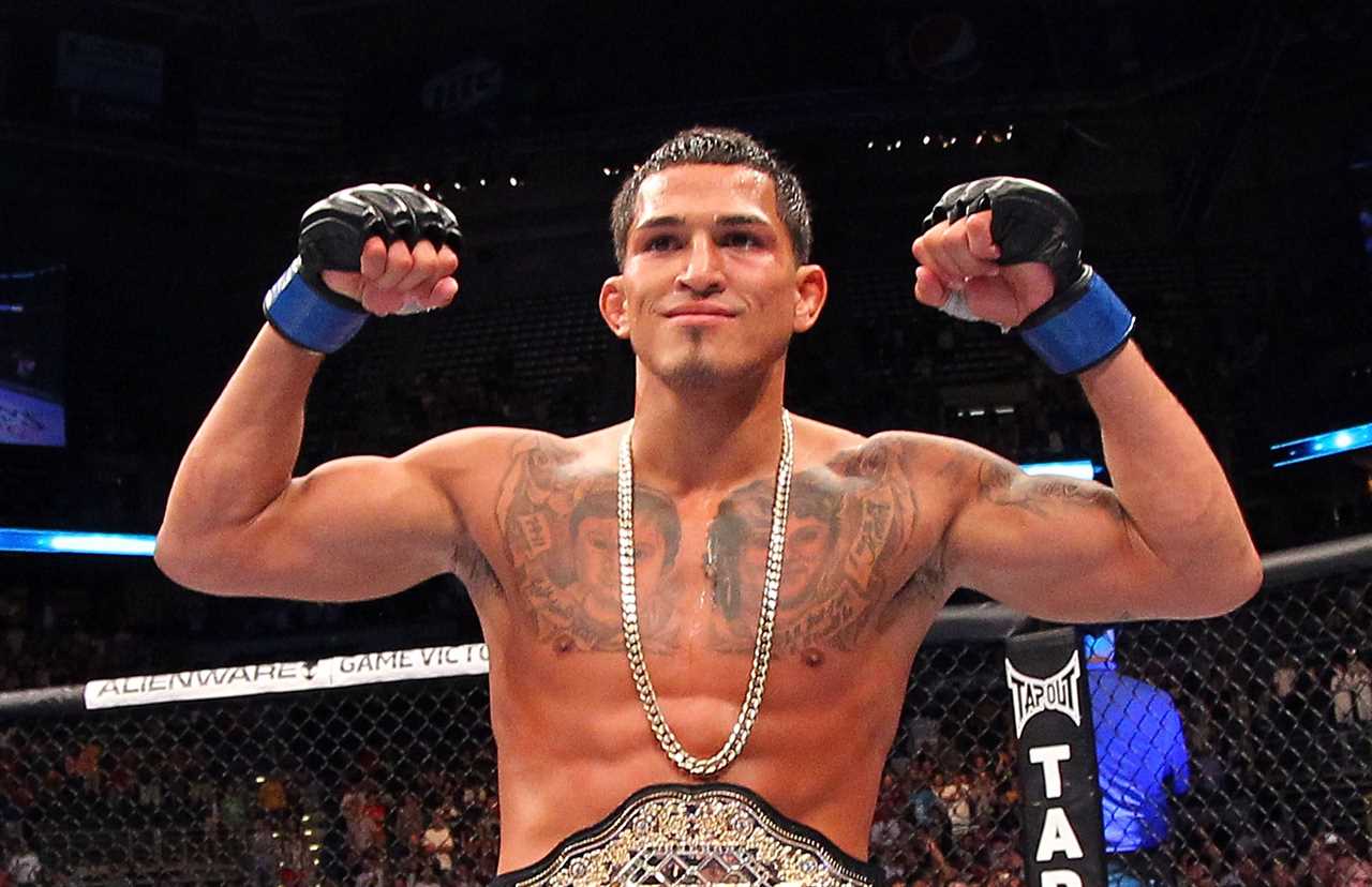 Concerned fans plead to Roy Jones after Anthony Pettis, ex-UFC champ, loses points at the age of 54