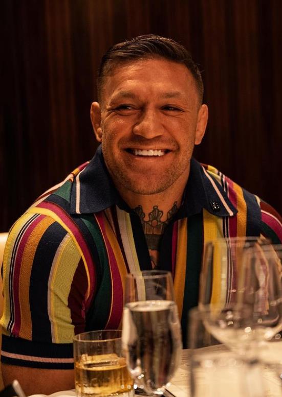 Conor McGregor's incoherent videos of late-night singing while skulling pints leave fans worried