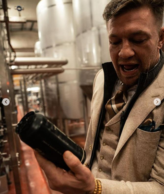 Conor McGregor's incoherent videos of late-night singing while skulling pints leave fans worried