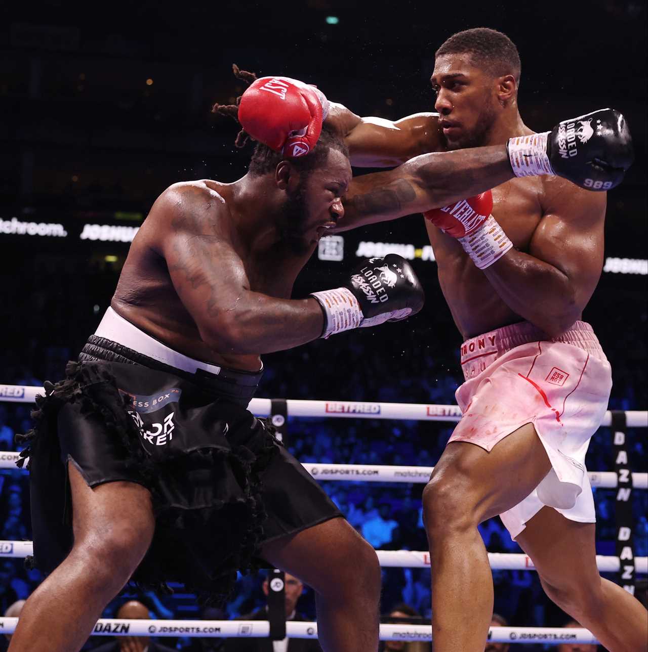 Brits return to training after Anthony Joshua recreates the famous Muhammad Ali photo using underwater exercise