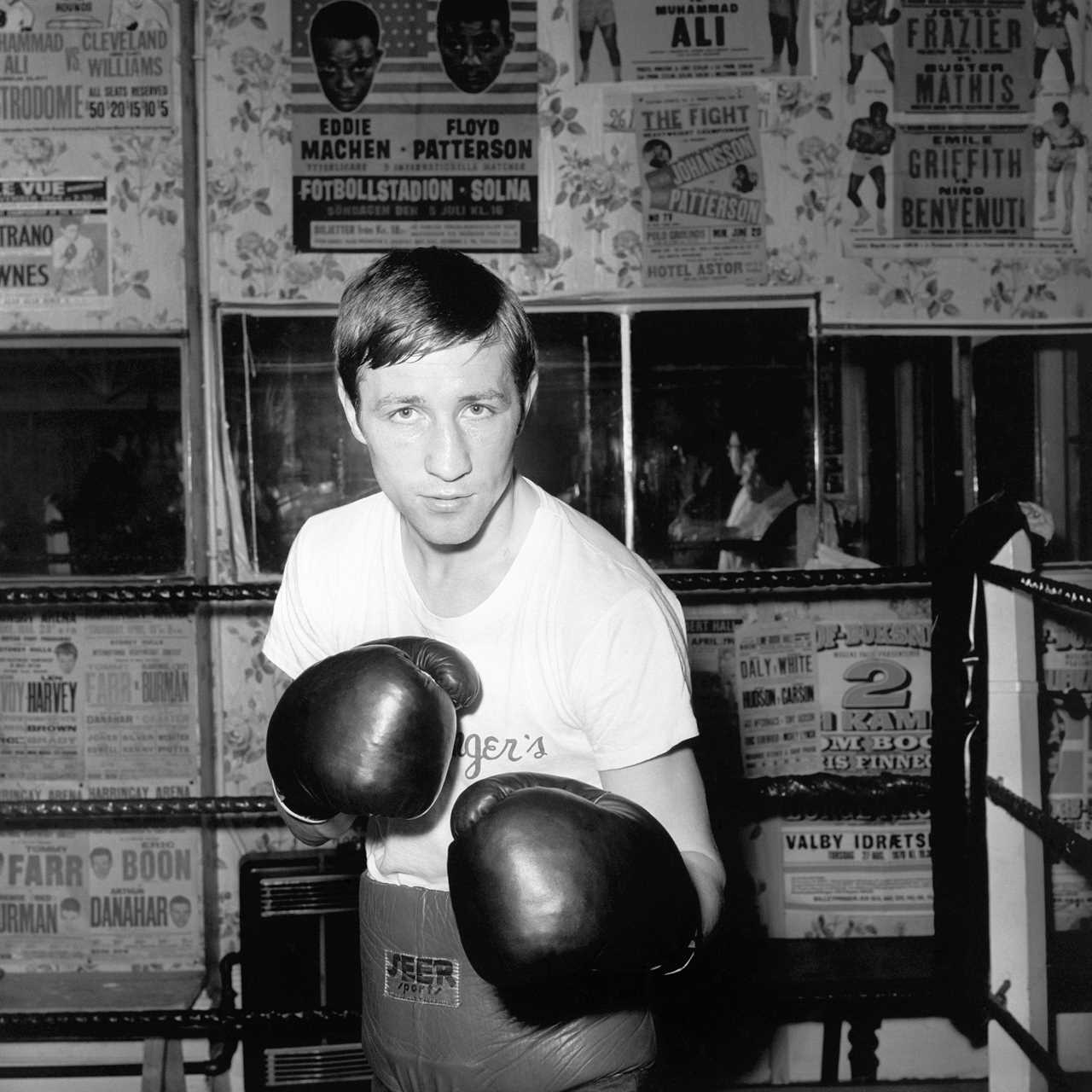 How one of Britain's greatest boxers ended up a joiner after a costly divorce. Then, he tragically died in a care home.