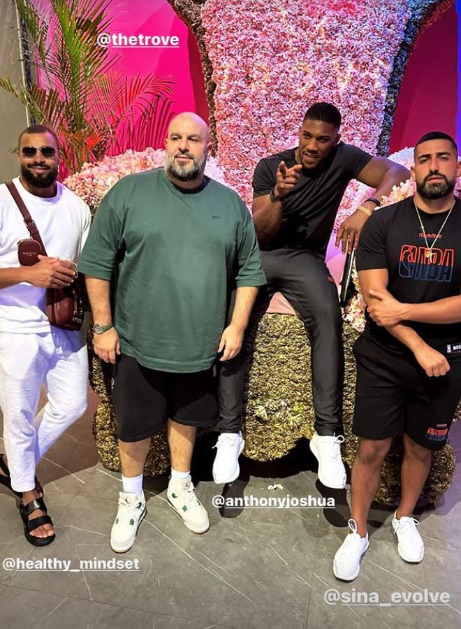 After the delay in his fight, Anthony Joshua relaxes at Dubai's throne as he takes some time to himself.