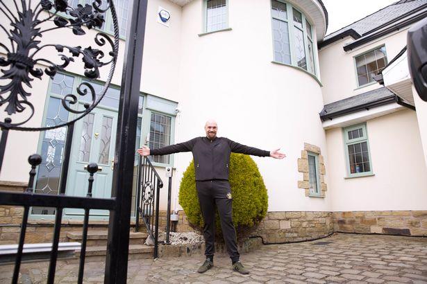 Comparison of Tyson Fury's and Andy Ruiz Jr.'s lifestyles: from PS60m combined fortune, mansions, car collections, and Wags