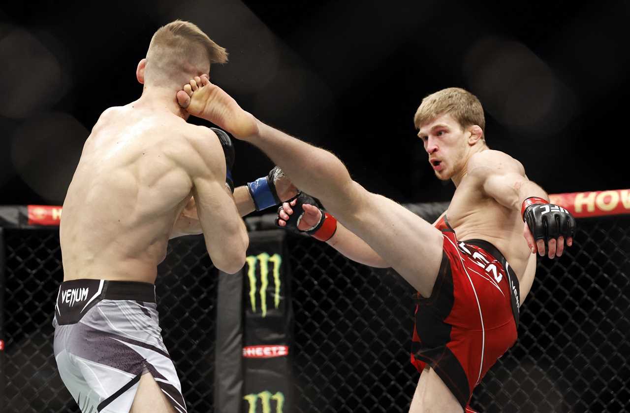 Arnold Allen is determined to be the first man to stop Max Holloway, as Britain bids for a title shot at UFC Kansas City