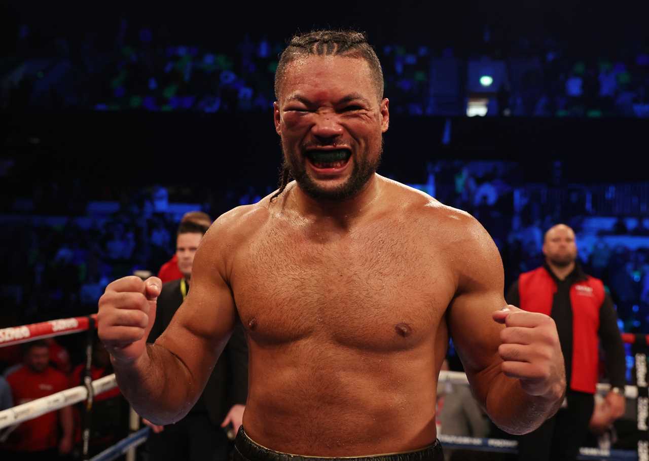 Joe Joyce calms his angry mother after she interrupts the post-fight interview
