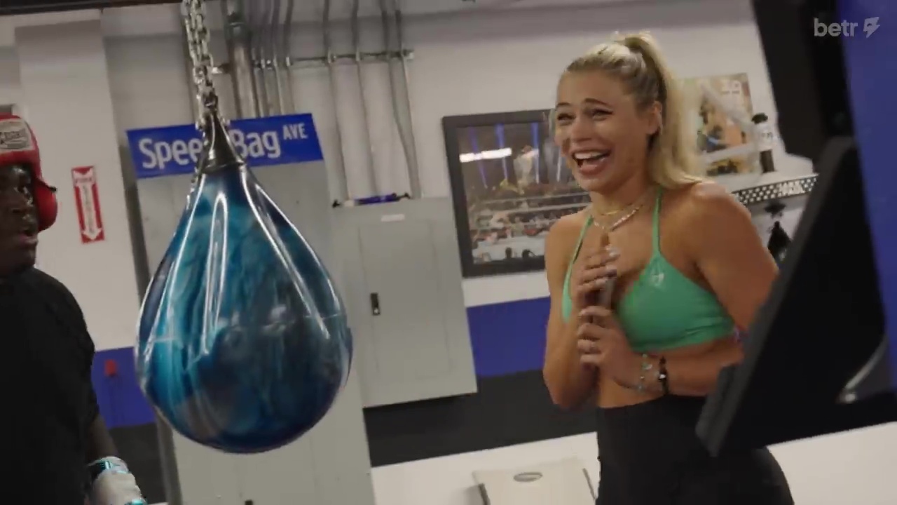 Watch as Jutta leerdam, Jake Paul's girlfriend, watches in hysteria as he beats rapper Kill Jasper for $10,000 in a bet.