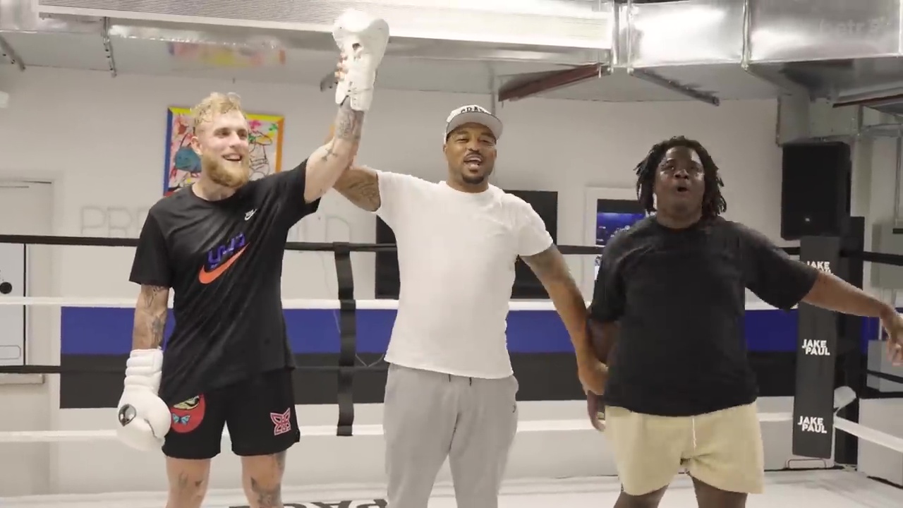 Watch as Jutta leerdam, Jake Paul's girlfriend, watches in hysteria as he beats rapper Kill Jasper for $10,000 in a bet.