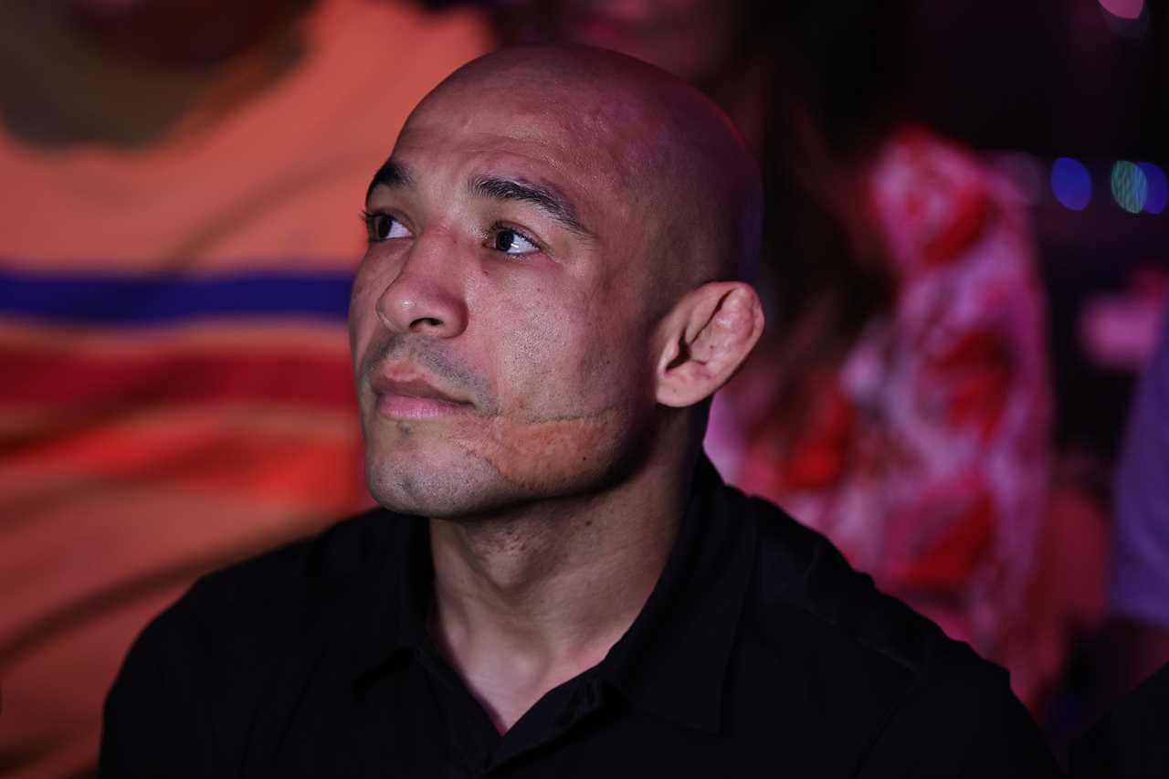 Conor McGregor gets an apology from his old rival Jose Aldo, as the UFC legend reveals that he has been in talks with Floyd Mayweather to fight him in Saudi Arabia