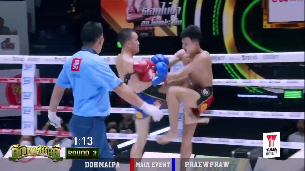 Watch as a Muay Thai fighter brutally KOs his opponent before the staff rushes in to clean it up