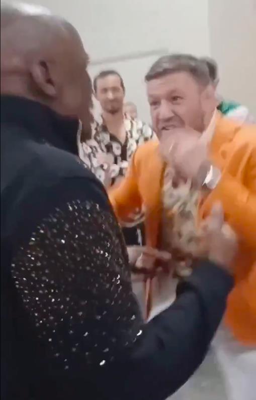 Conor McGregor bumps in to Floyd Mayweather's father and would love to work with him, despite his rivalry with the boxing legend