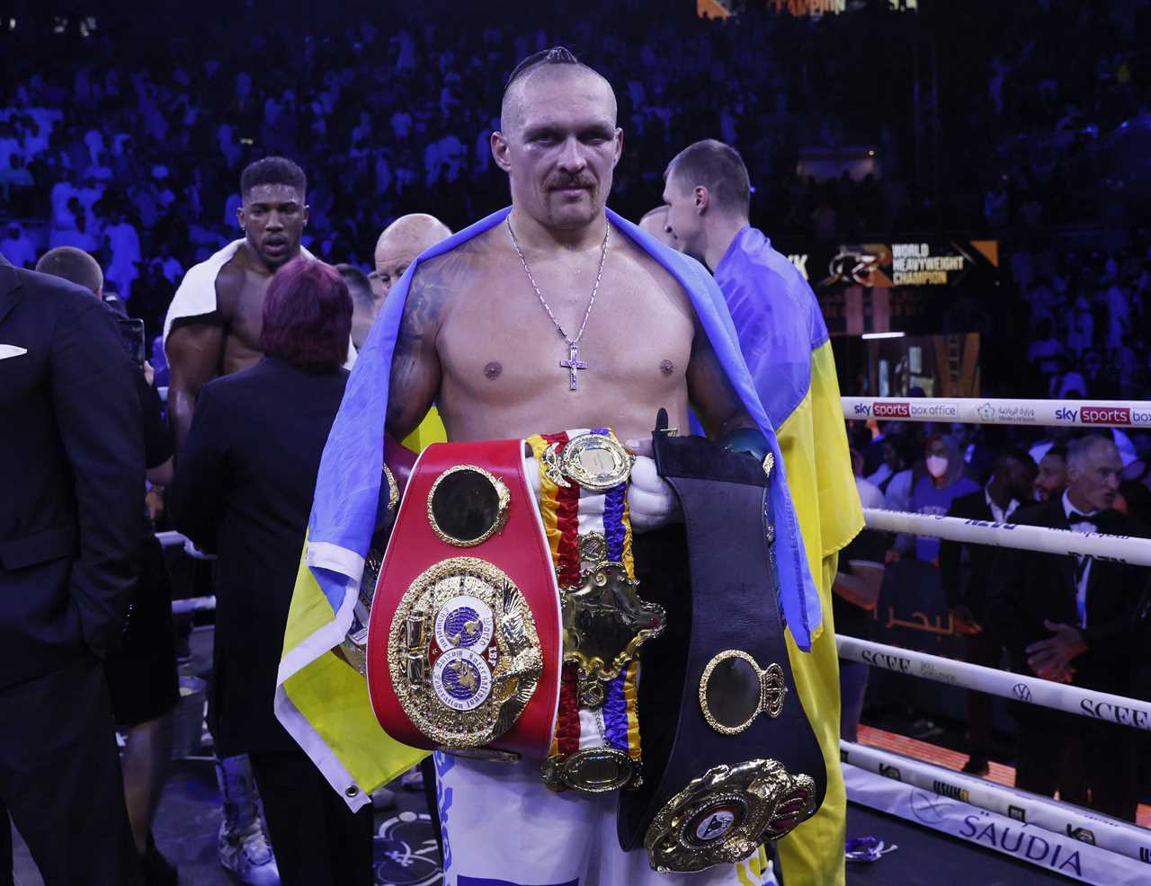 Ring Magazine releases top 10 rankings for heavyweights with a new addition following a STUNNING knockout win