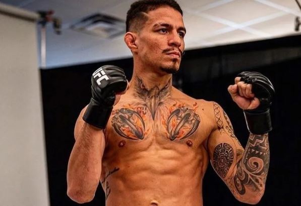 Former UFC fighter Felipe Colares has tragically died at the age of 29 after being struck by a bus.