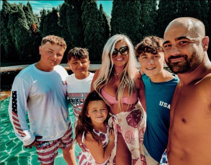 Eddie Alvarez, ex-UFC champion, defends his wife screaming during fights and tells critics to 'go f*** yourself'
