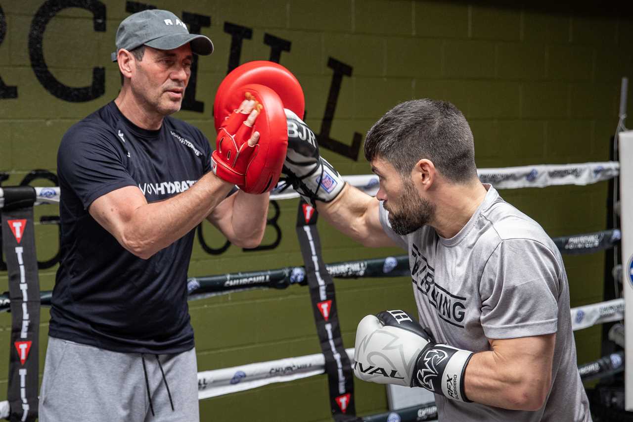 As my boxing career fell apart, I began working as a bouncer. Now in Mexico, Canelo is fighting for the world title.