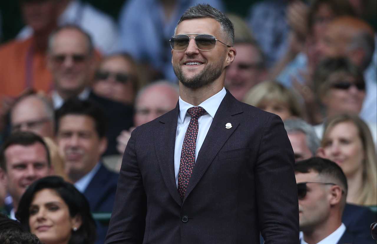 Carl Froch, the boxing legend from Britain, was dropped after he 'walked right onto' a huge punch during sparring.