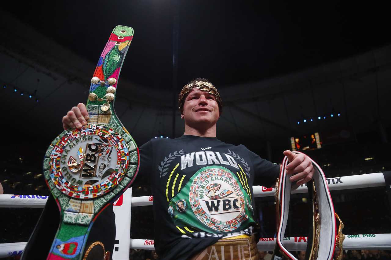 Saul 'Canelo' Alvarez defeats brave John Ryder to retain undisputed super-middleweight title in Mexican homecoming