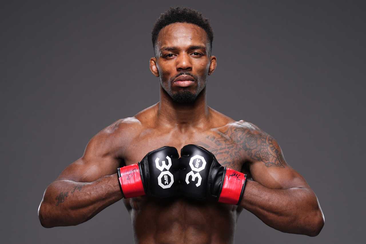 UFC star Lerone Murphry shares graphic photo of himself with a horrific head injury and 'almost bleed out' after a car crash
