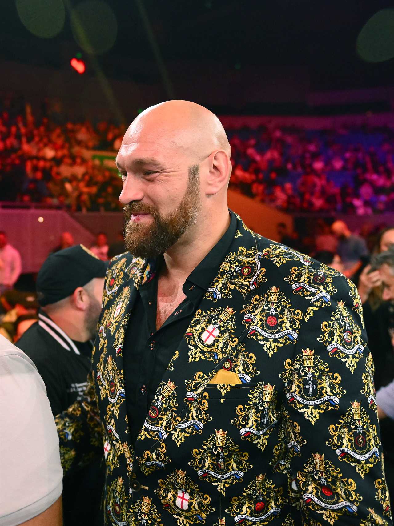 Joseph Parker wins 89-SECOND K.O. against Faiga Opelu in a custom suit worn by Tyson Fury.