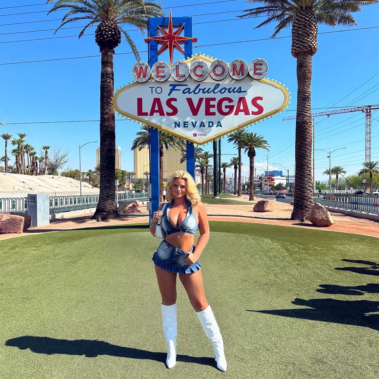 In stunning photos, ring girl Apollonia llewellyn shows off her underboob and leather corset in a bikini.