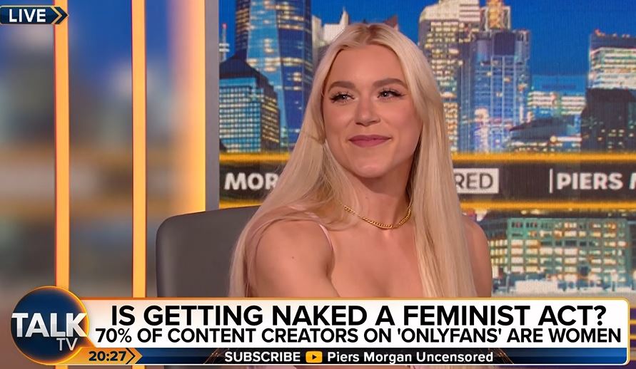 Elle Brooke shows her braless underboob in a cheeky photo as the stunning OnlyFans boxer and star goes braless