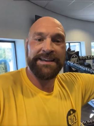 Tyson Fury shares pictures of his amazing mansion and the huge Gypsy King Logo embedded in his driveway.