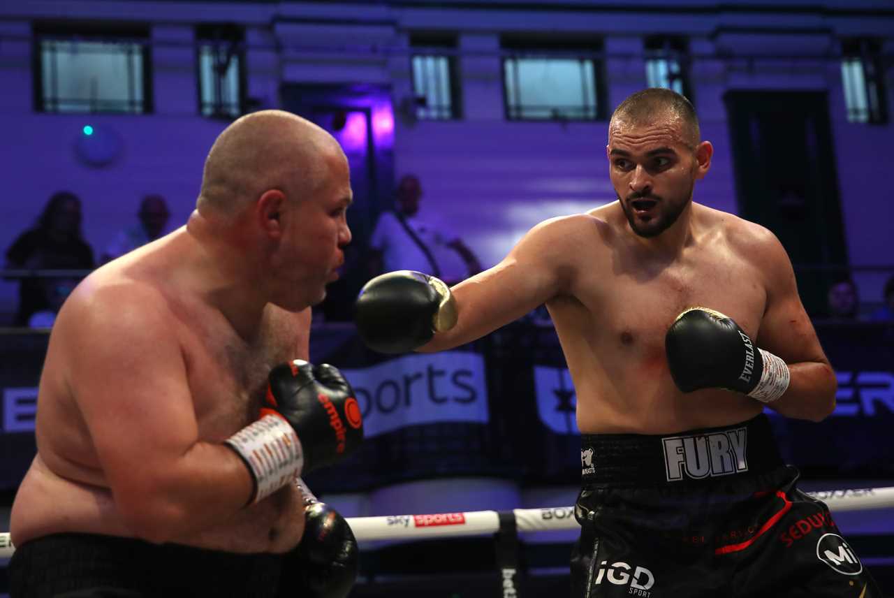 Roman Fury wins second professional fight before brother Tommy