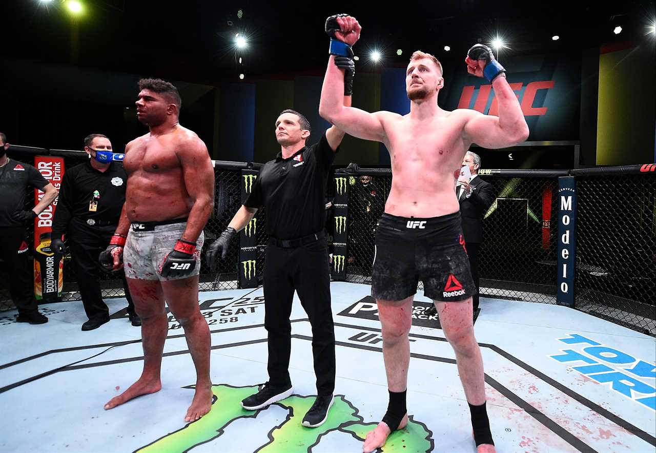 UFC fans worried by 'unhealthy body transformation' of MMA legend as he loses once-huge muscle