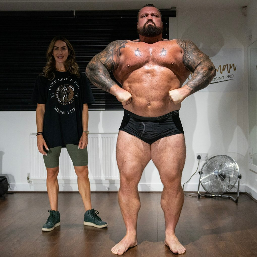 Eddie Hall shows off his insane 27.5 STONE Body before cutting weight. Fans call it a sick joke.