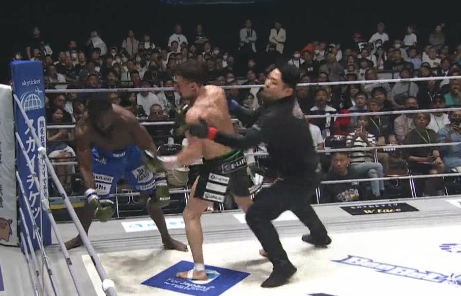 Fans are stunned by MMA star's insane'movie-style' KO of rival who slowly falls to the ground and freezes