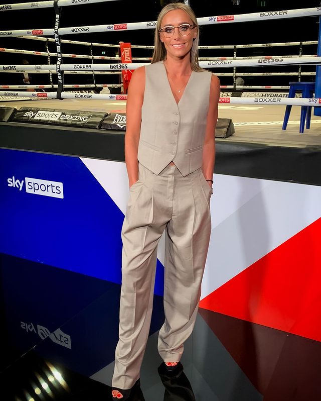Sky Sports boxing host stuns fans as she shows off her 'ripped' physique in a bikini