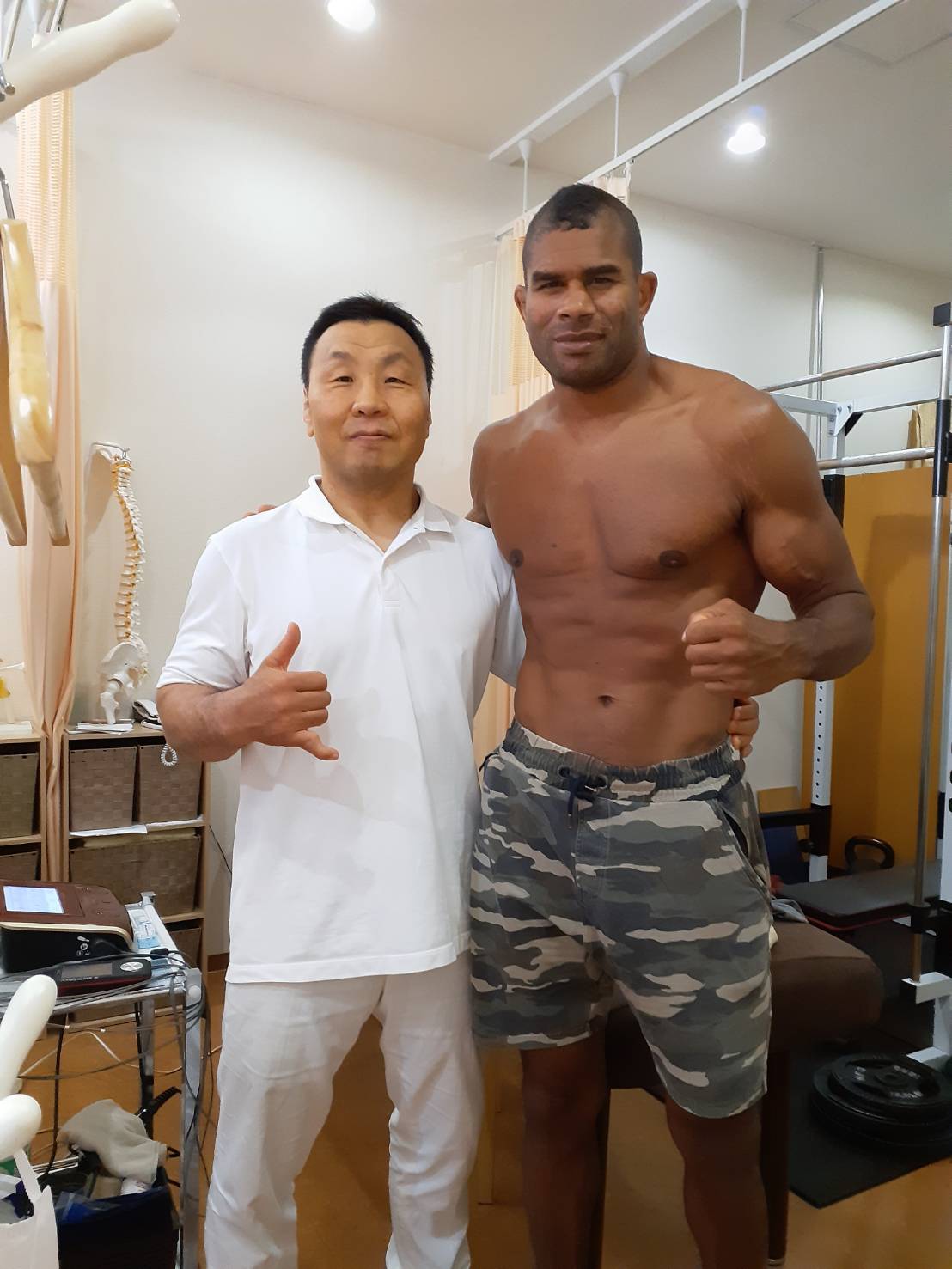 Unrecognisable UFC legend says that 'PARASITES told him to eat more meat, as he tackles his insane weight loss. He also confirms his retirement.