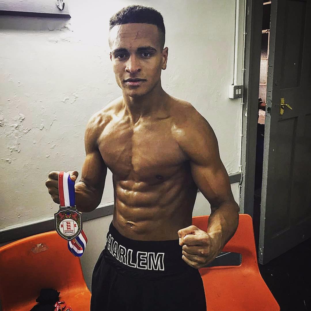 What is Harlem Eubank's boxing record?