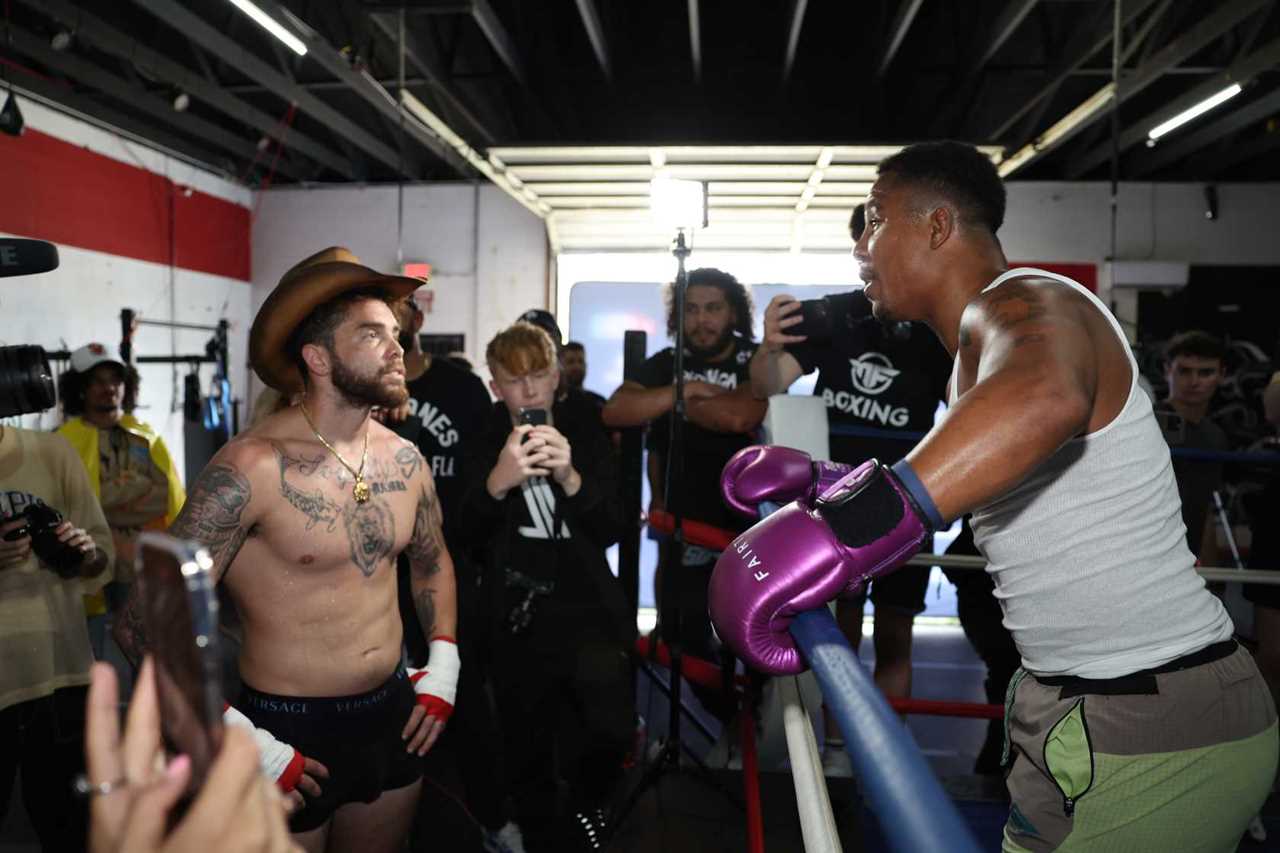 Anthony Taylor, a boxer in the ring, says that KSI will lose both to Jake Paul and Tommy Fury.