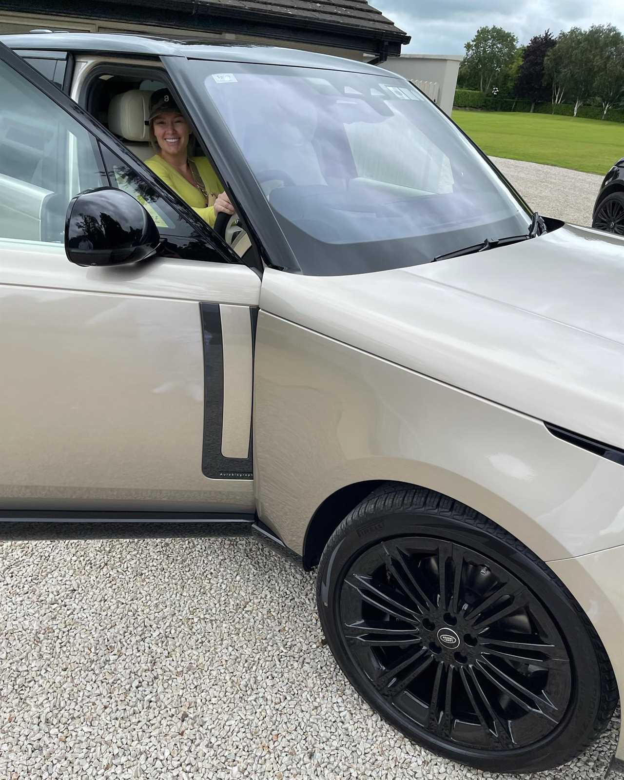 Conor McGregor buys a Range Rover for his pregnant fiancée Dee Devlin at a price of PS130k