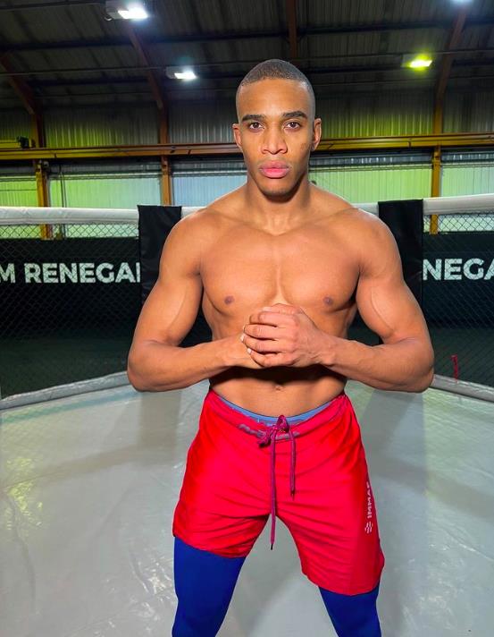 Former Male Stripper Quits Dating Show to Pursue MMA Glory
