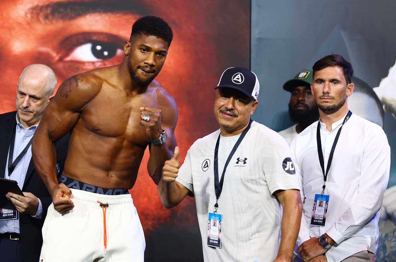Anthony Joshua's former trainer claims he would lose to a lightweight boxer nine STONE lighter than him