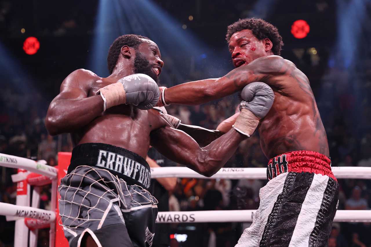 Terence Crawford defeats Errol Spence Jr. in a boxing matchup epic