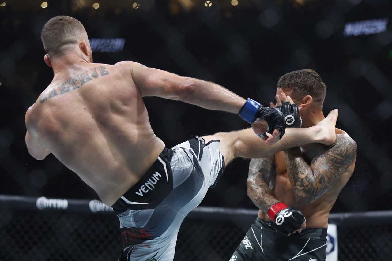 UFC 291 referee Herb Dean accidentally drops the people's elbow on Dustin Poirier following Justin Gaethje's KO