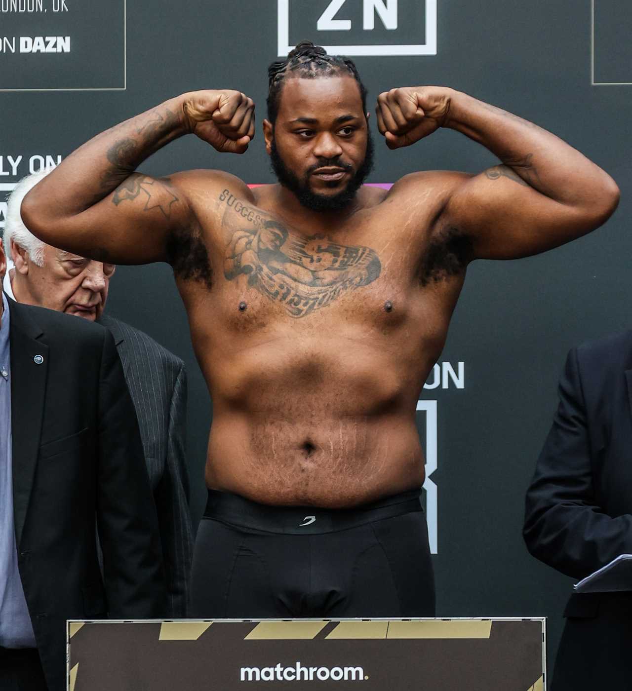 Jermaine arrives at London’s O2 Arena to watch Anthony Joshua on the TUBE, while other fighters are stuck in traffic.