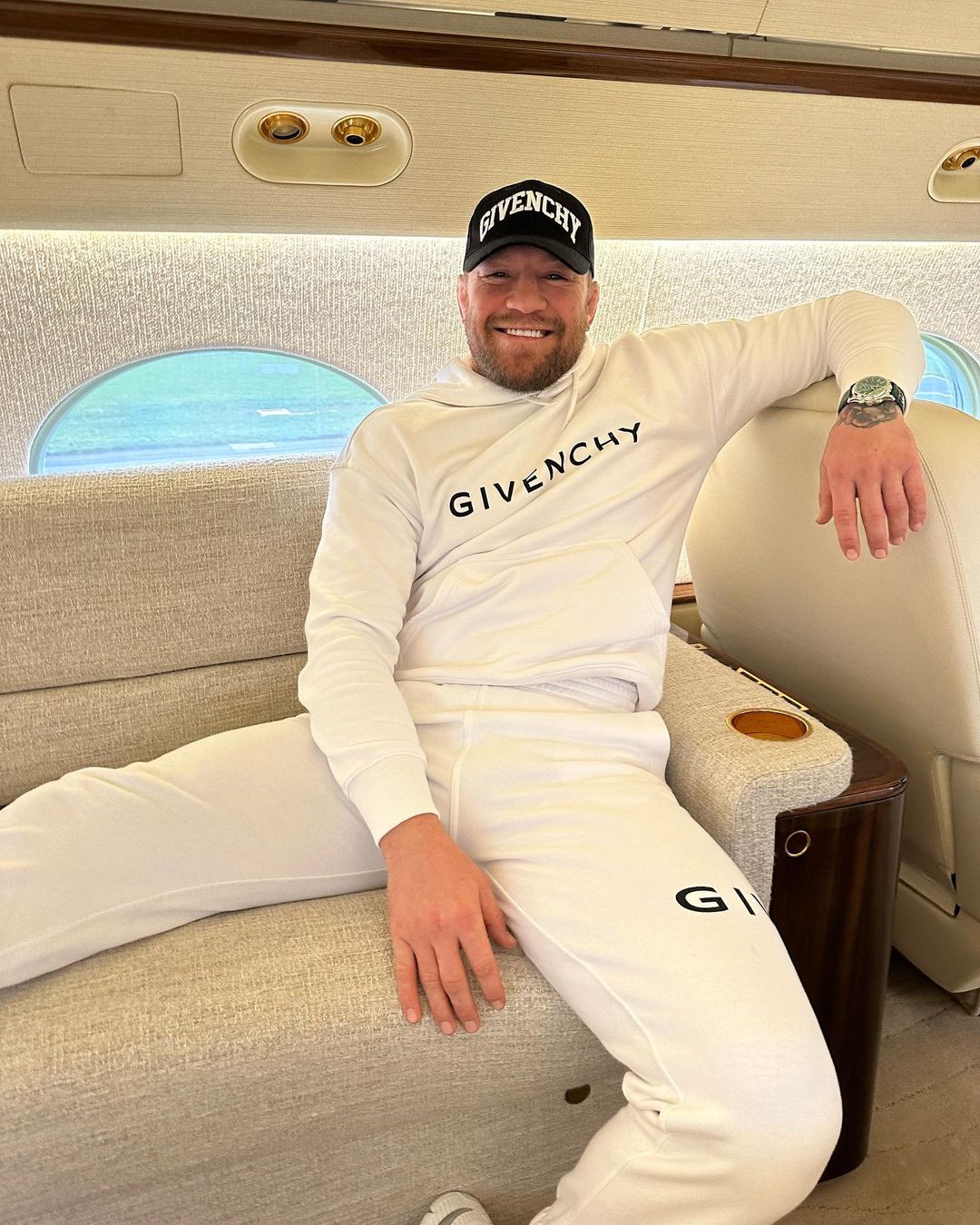 Conor McGregor flaunts stunning private jet ahead of French getaway with Fiancee