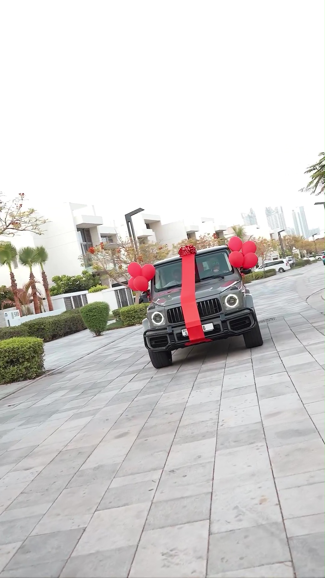 Amir Khan surprises Faryal, his wife after a sexting scandal with a Mercedes G Wagon worth PS 130,000.