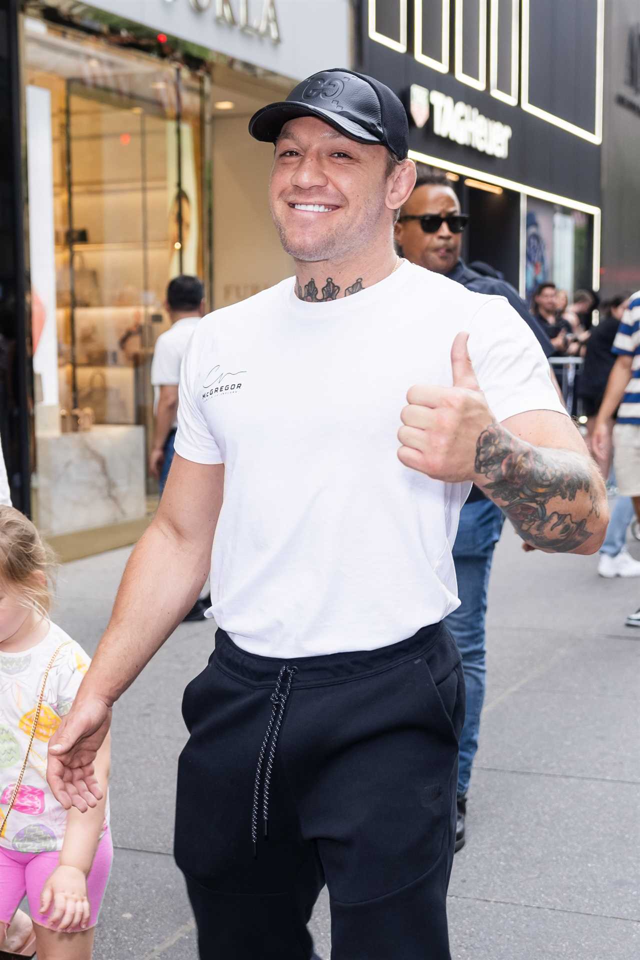 Conor McGregor Surprises Anthony Joshua with a Gift as UFC Legend sends a Brit message before Helenius Fight