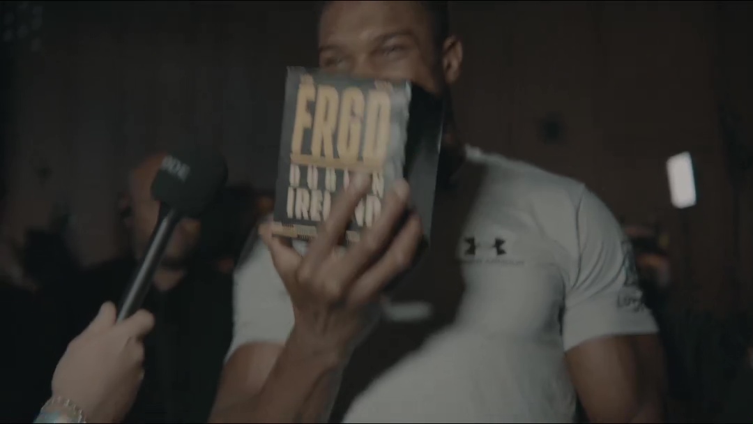 Conor McGregor surprises Anthony Joshua with a gift ahead of Helenius fight