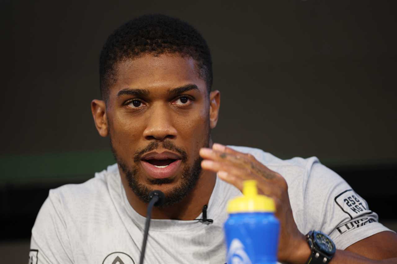 Anthony Joshua vs Robert Helenius - A thrilling slumpfest for AJ's shot at Deontay!
