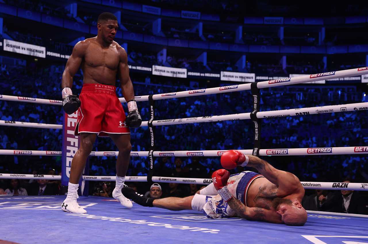 Boxer Robert Helenius Needs Oxygen mask After Anthony Joshua's Devastating Knockout