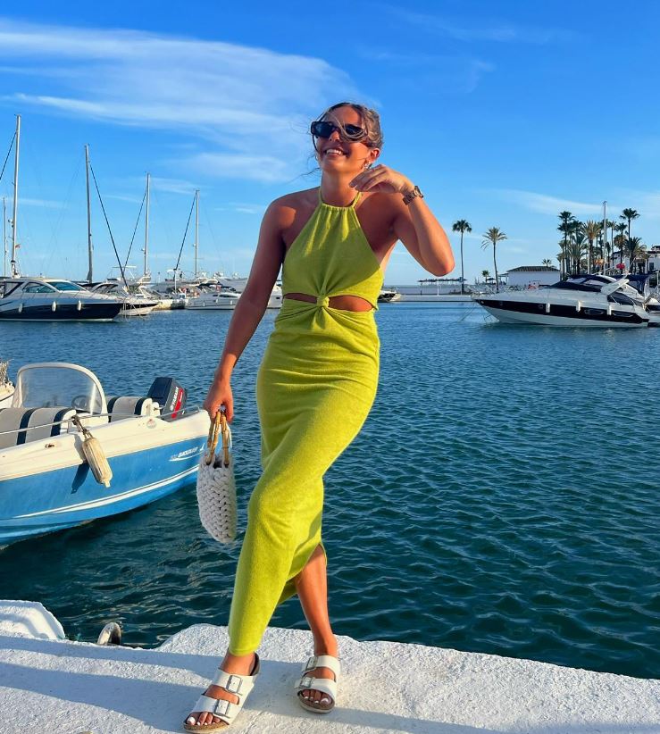 DAZN boxing host stuns with minidress on Anthony Joshua fight card