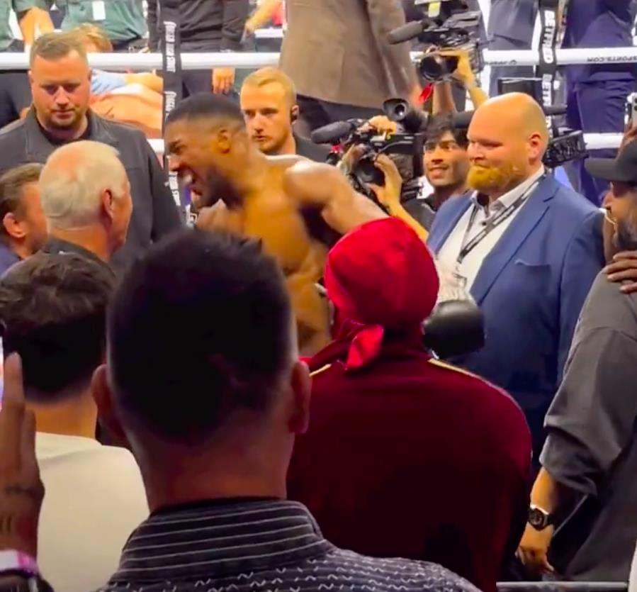 Conor McGregor's Ringside Altercation with KSI at Anthony Joshua's Fight