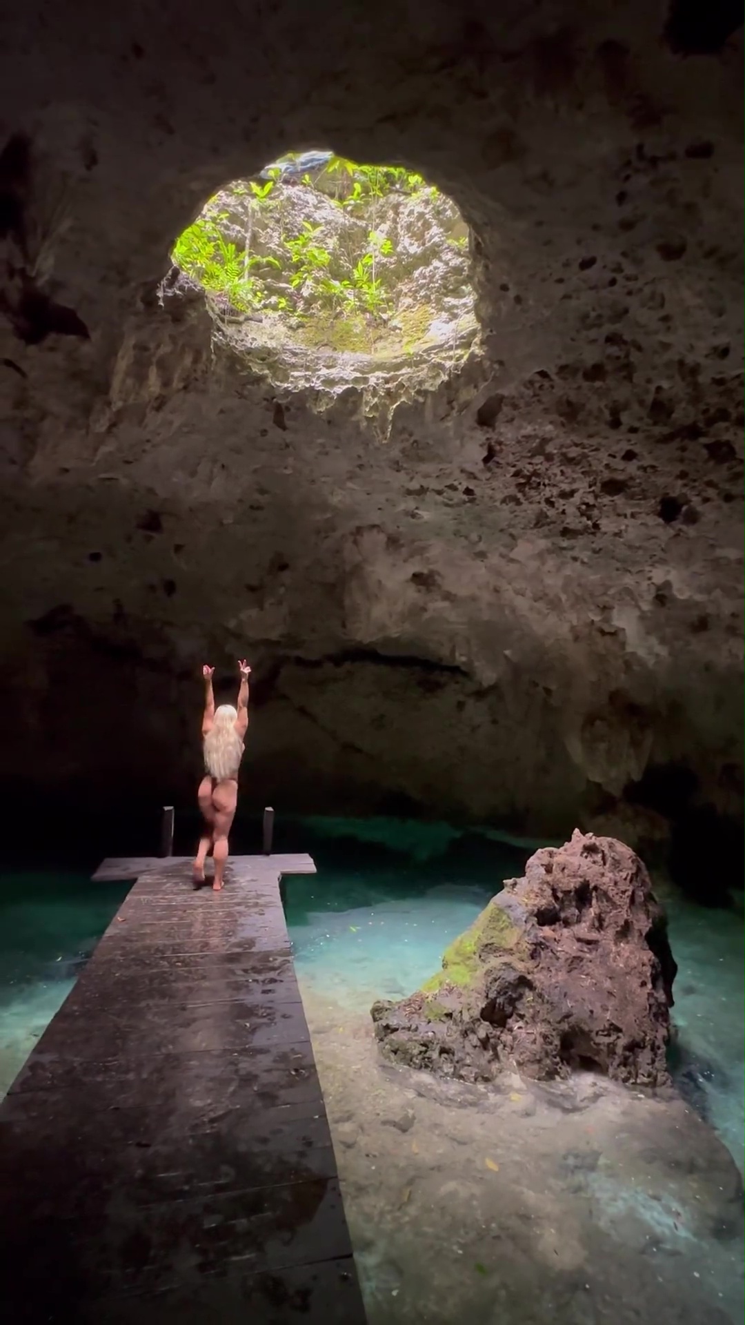 Elle Brooke Joins the No Bra Club and Shows off Bum in the Sacred Underground Pool on a Mexican Getaway
