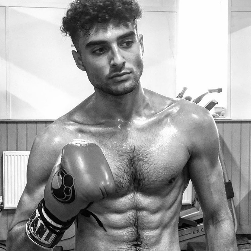 Aadam, the son of Prince Naseem Hasem, is a boxer who made his debut on Usyk vs Dubois' undercard.